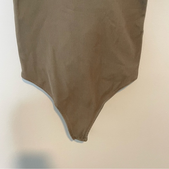 Abercrombie Seamless Rib Fabric Scoopneck Bodysuit Green Small - Picture 6 of 11